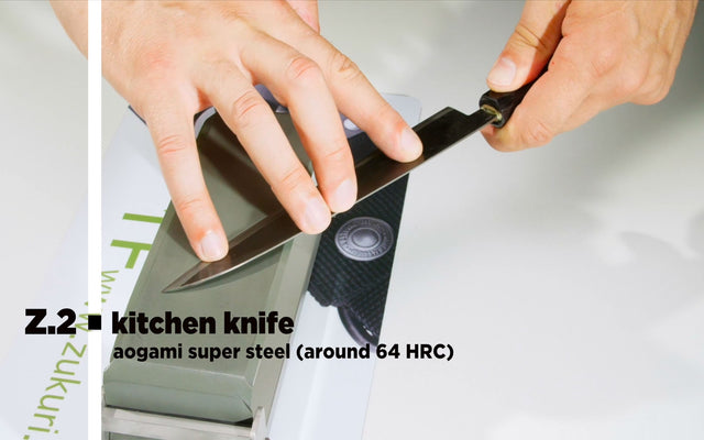 zukuri Z.2.1 Schärfsystem für Messer ermöglicht das Schärfen konvexer Messerklingen; zukuri Z.2.1 Sharpening system for knives enables the sharpening of convex knife blades.
